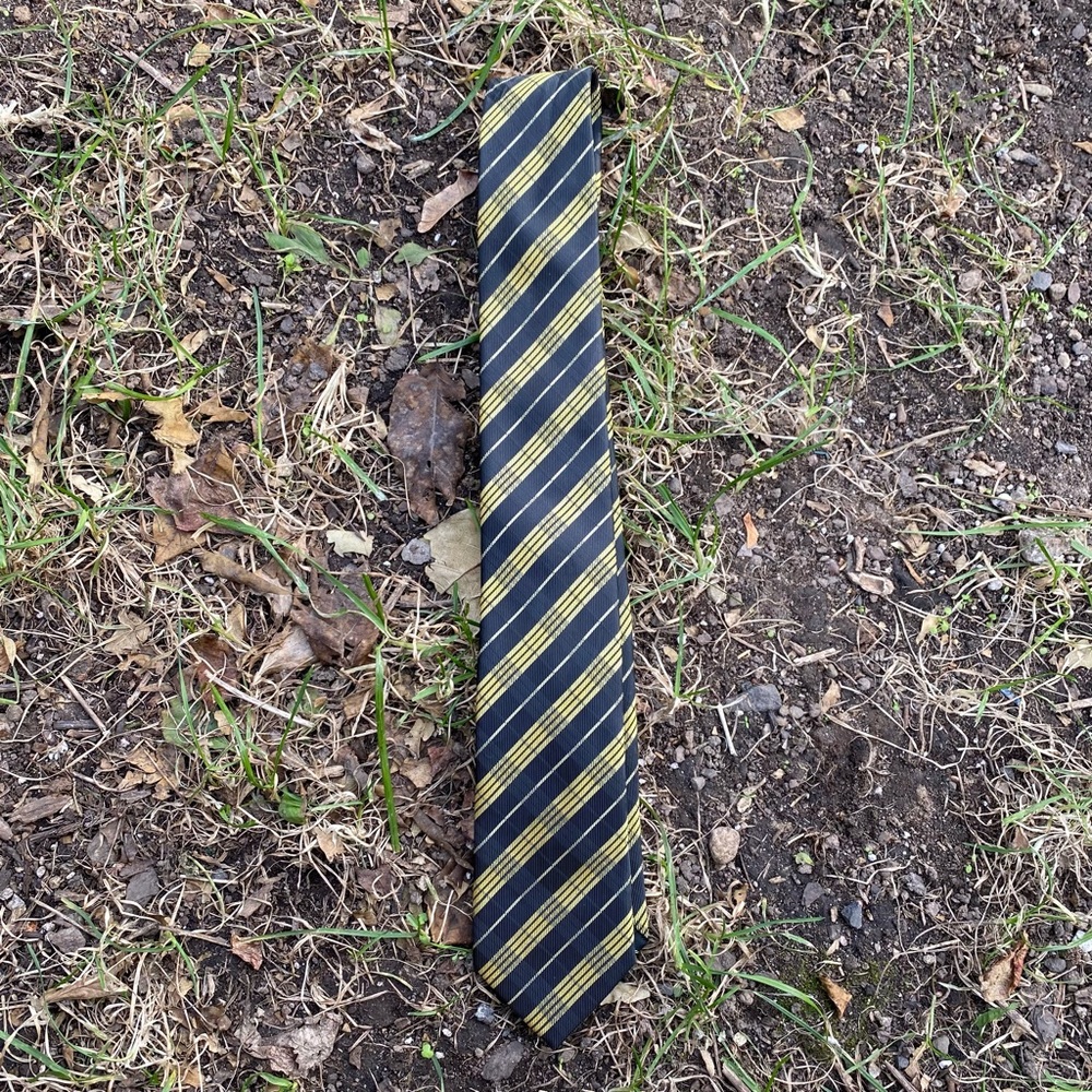 Michael Kors Mens Necktie Tie Yellow Black Holiday Striped